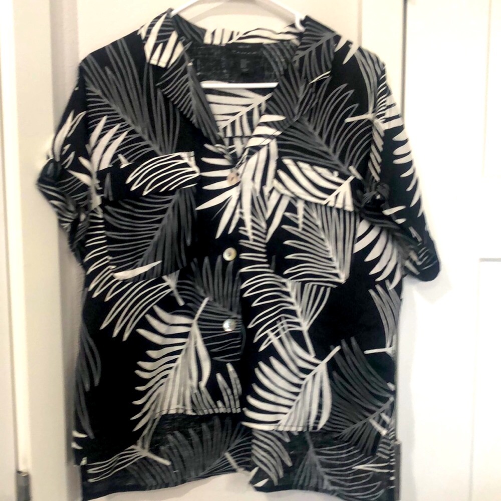Tahari Black & White 100% Linen Hawaiian print High Low Hem. Size XL palm tree